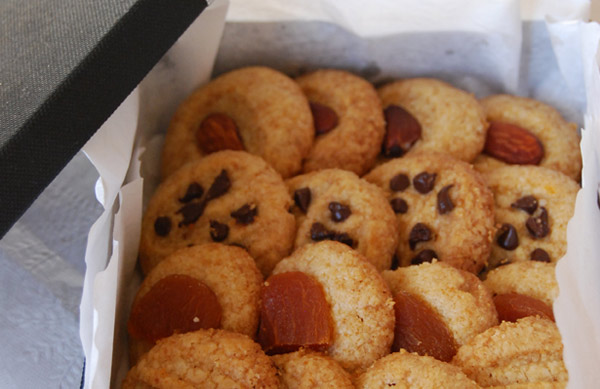 Almond cookies