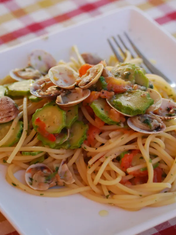 pasta with zucchini and clams recipe